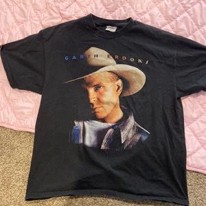 Vintage band tell - Garth brooks